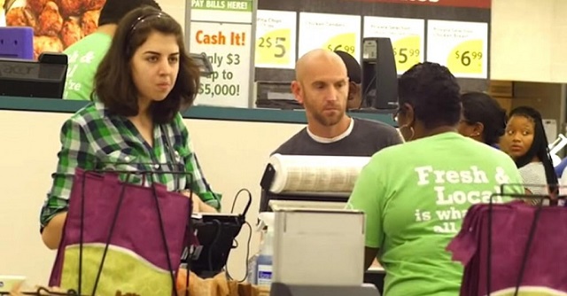 Someone just wanted to pay at the cashier’s when something incredible happened