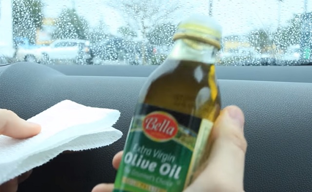 You've Been Cleaning Your Car Dashboard Wrong - You Have To Try This!