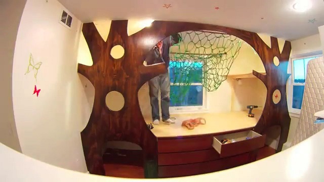 An amazing example of how to bring some nature and fun into a children's bedroom