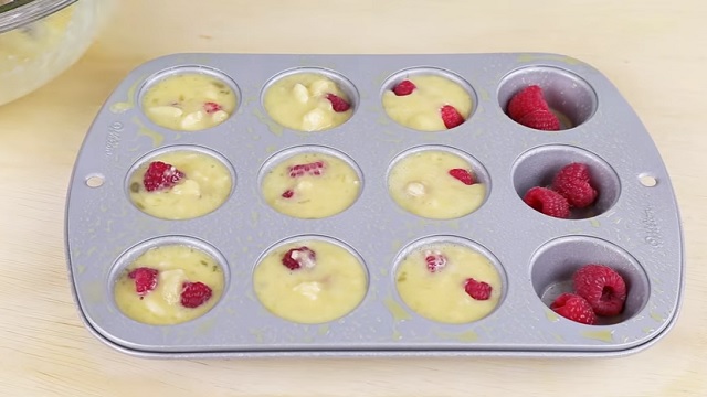 3 Ingredient Berry Egg Muffins!