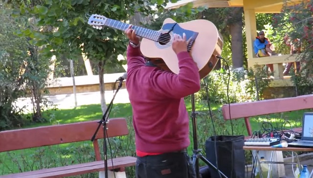 A talented street artist enchants the audience with a completely unexpected performance