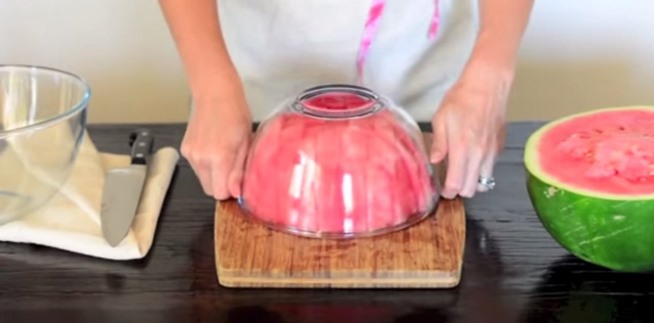 A great trick to cut up a watermelon easily
