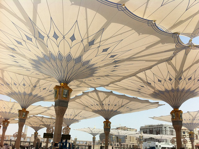 An architectural wonder: this is how Medina is protected from the heat with these umbrellas