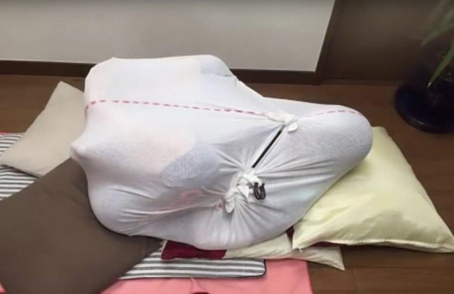 The new Japanese craze: relaxation by recreating the comfortable feel of a mother's womb