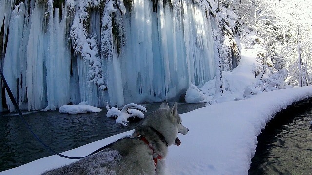 One of the most beautiful natural sites in Croatia has frozen into an even more incredible beauty