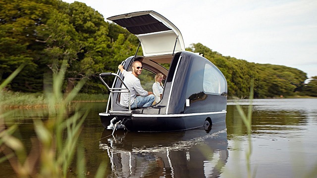 An amphibian caravan that can fulfill two dreams at once