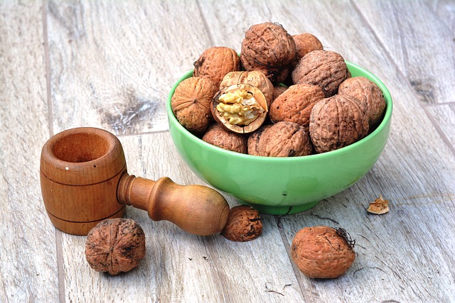 People who eat nuts every day live longer and have a healthier life than those who don't!