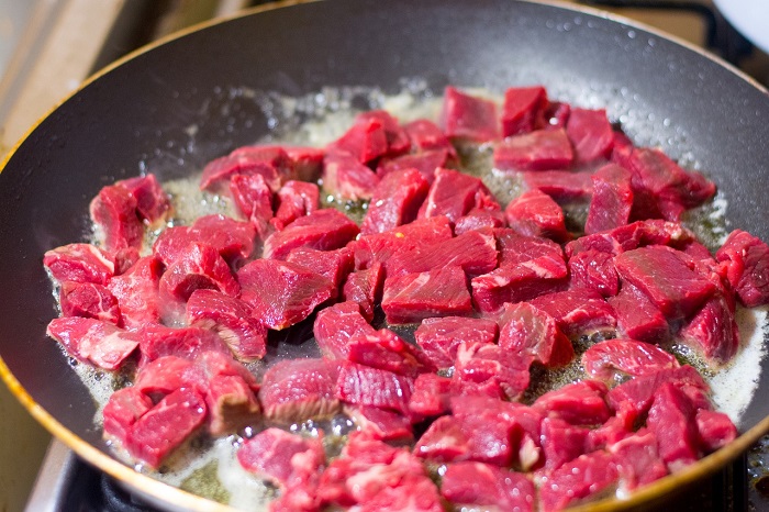5 mistakes to avoid when cooking meat on the stove