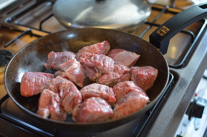 5 mistakes to avoid when cooking meat on the stove