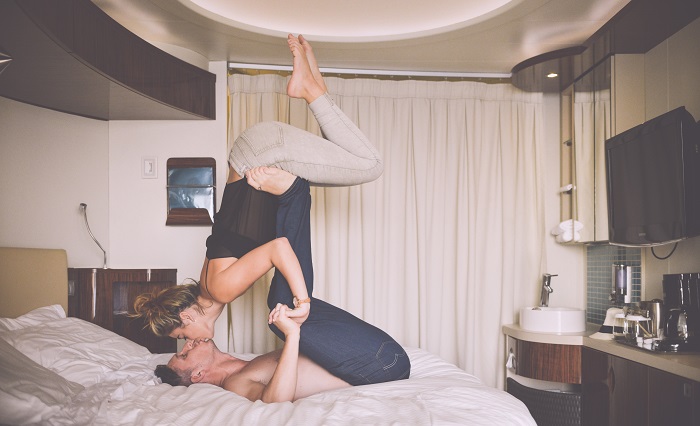This is what happy couples do before going to bed to maintain their happiness