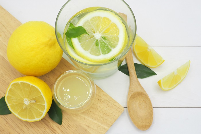 Lemon water in the morning: the mistake that millions of people make every day