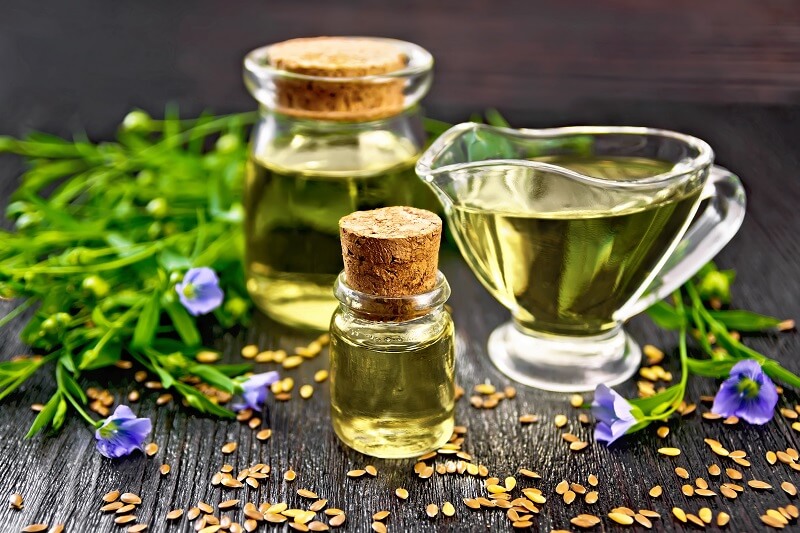 Linseed oil benefits for health and beauty. How to use it?