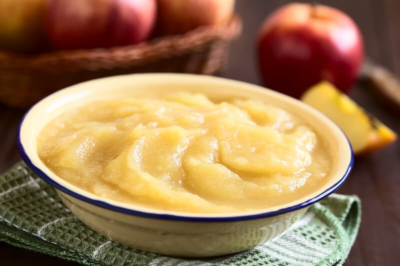 Creamy homemade apple sauce: a simple treat even babies will love
