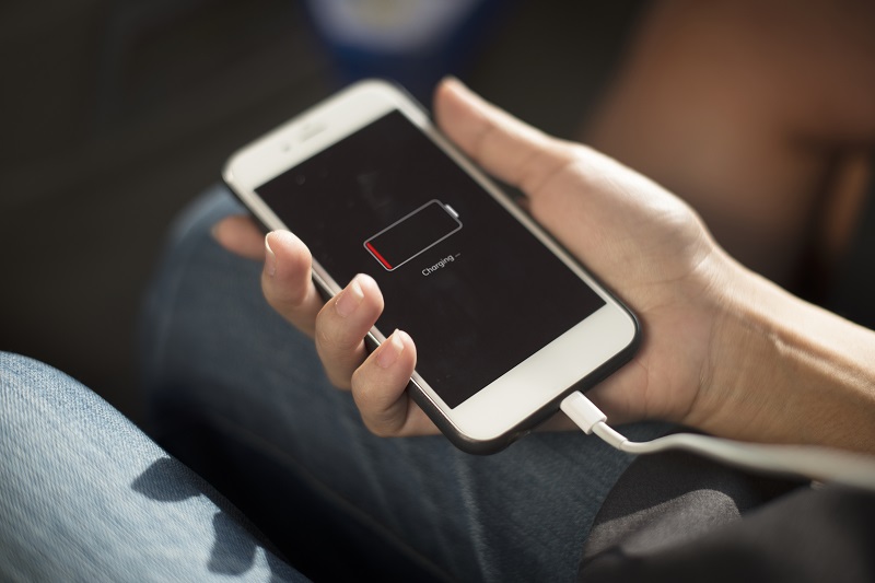 Valuable tips and tricks to make your phone battery last longer and top 10 mistakes to avoid